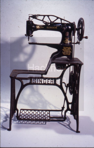 Image of Sewing Machine: Singer F9524341