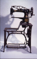 Sewing Machine: Singer F9524341