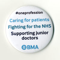 Badge supporting junior doctors